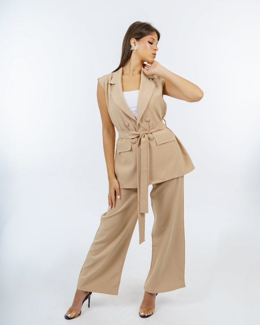 Sleeveless Suit